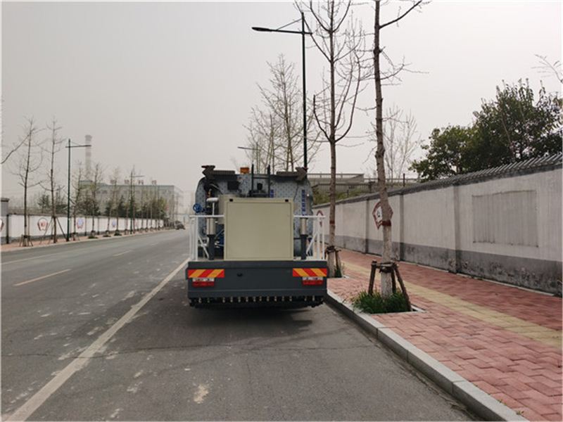 河南LS0642瀝灑車